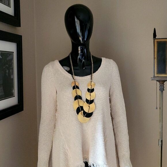 NWOT Statement Necklace and earring set. - Picture 2 of 5